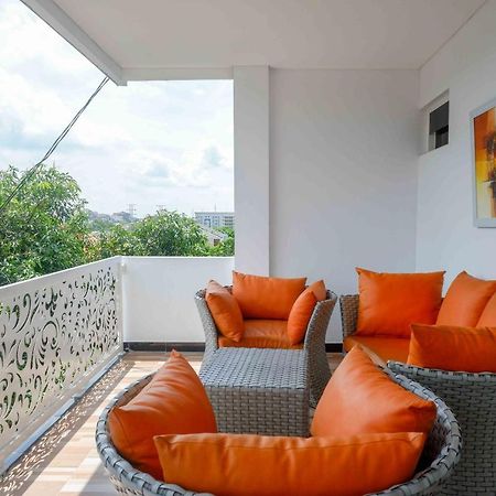 RedDoorz Plus near Patung Kuda Undip Jatingaleh Exterior foto