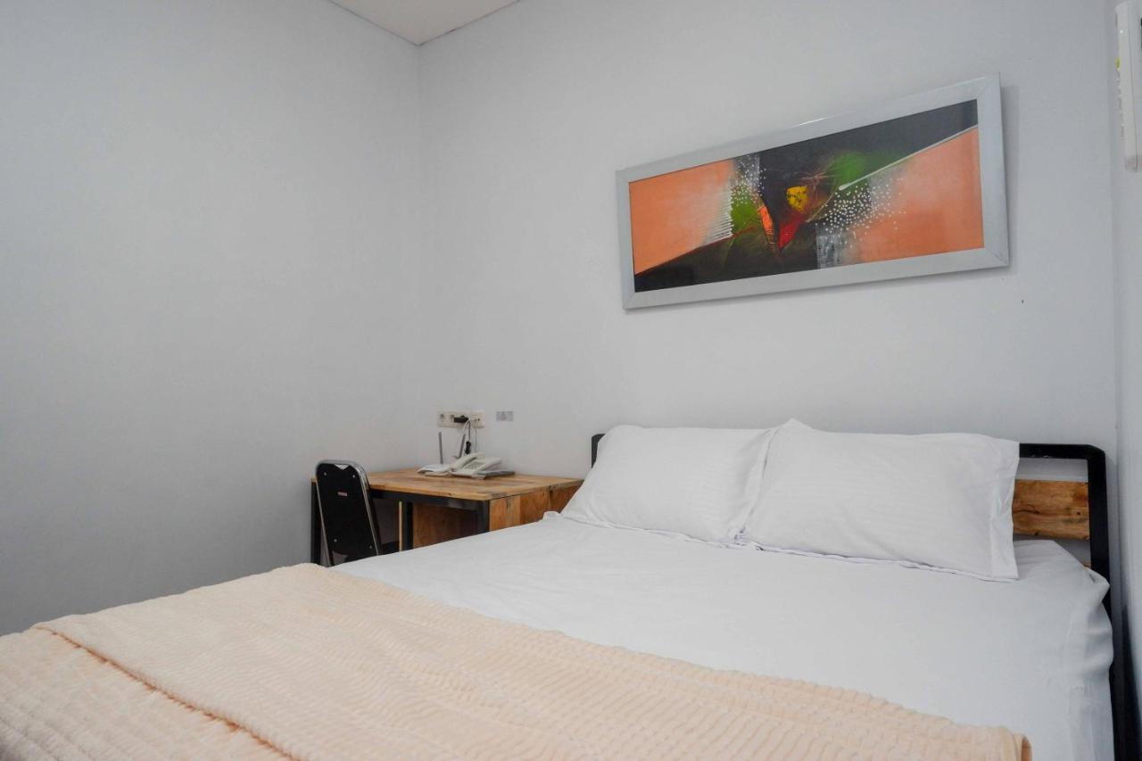 RedDoorz Plus near Patung Kuda Undip Jatingaleh Exterior foto